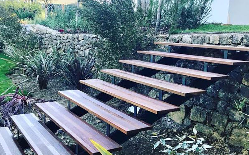 La Parqueterie Tanneau, Cagnes, escaliers extérieurs bois exotique